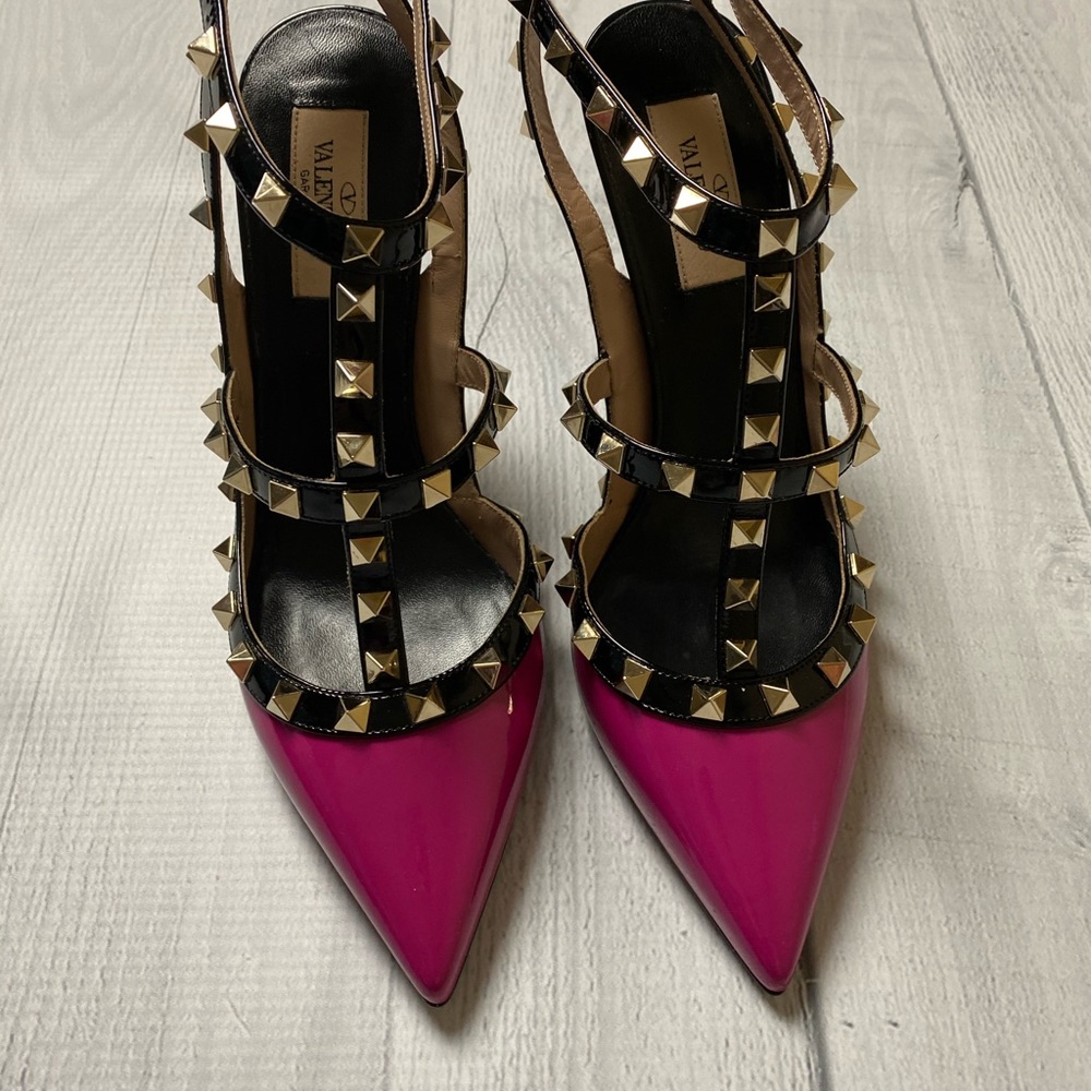 Valentino Rockstud Pumps